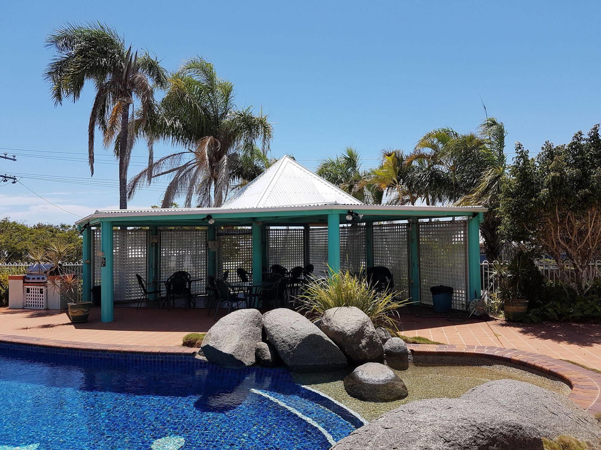 Reef Adventureland Motor Inn Tannum Sands Exterior foto